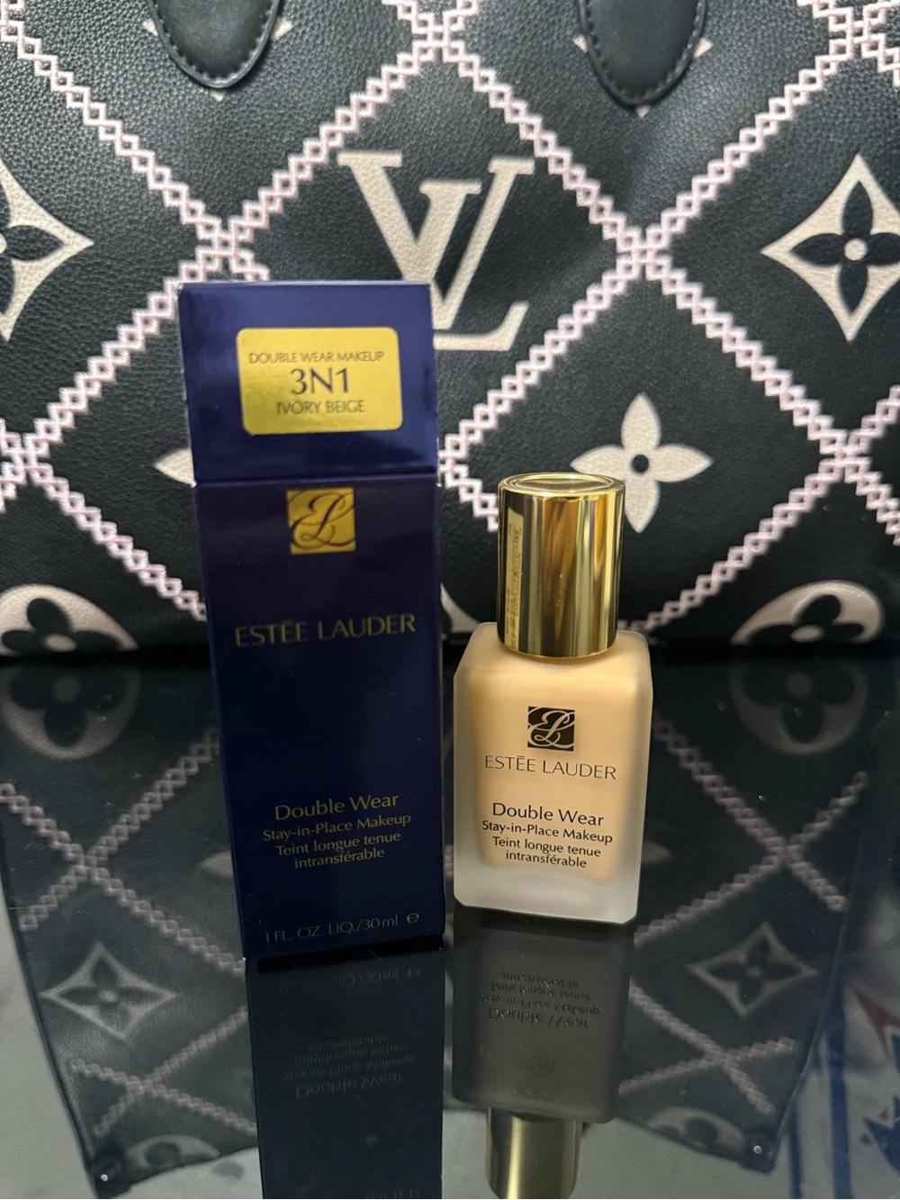 Estee Lauder Double Wear Foundation - Ivory Beige (3N1)